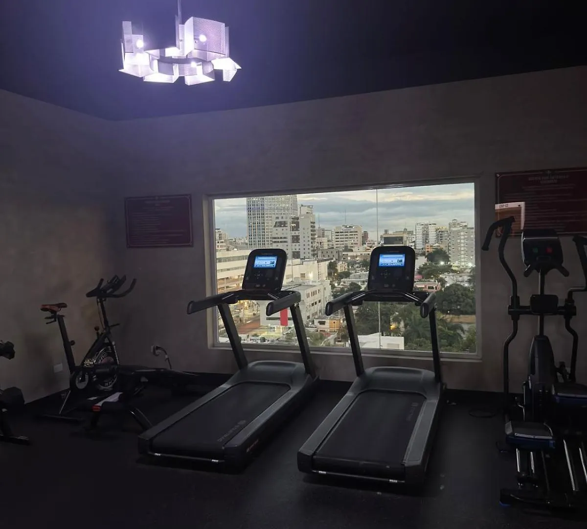 Hermoso Apartamento Acogedor Con Piscina A Dos Minutos De Blue Mall سانتو دومينجو شقة